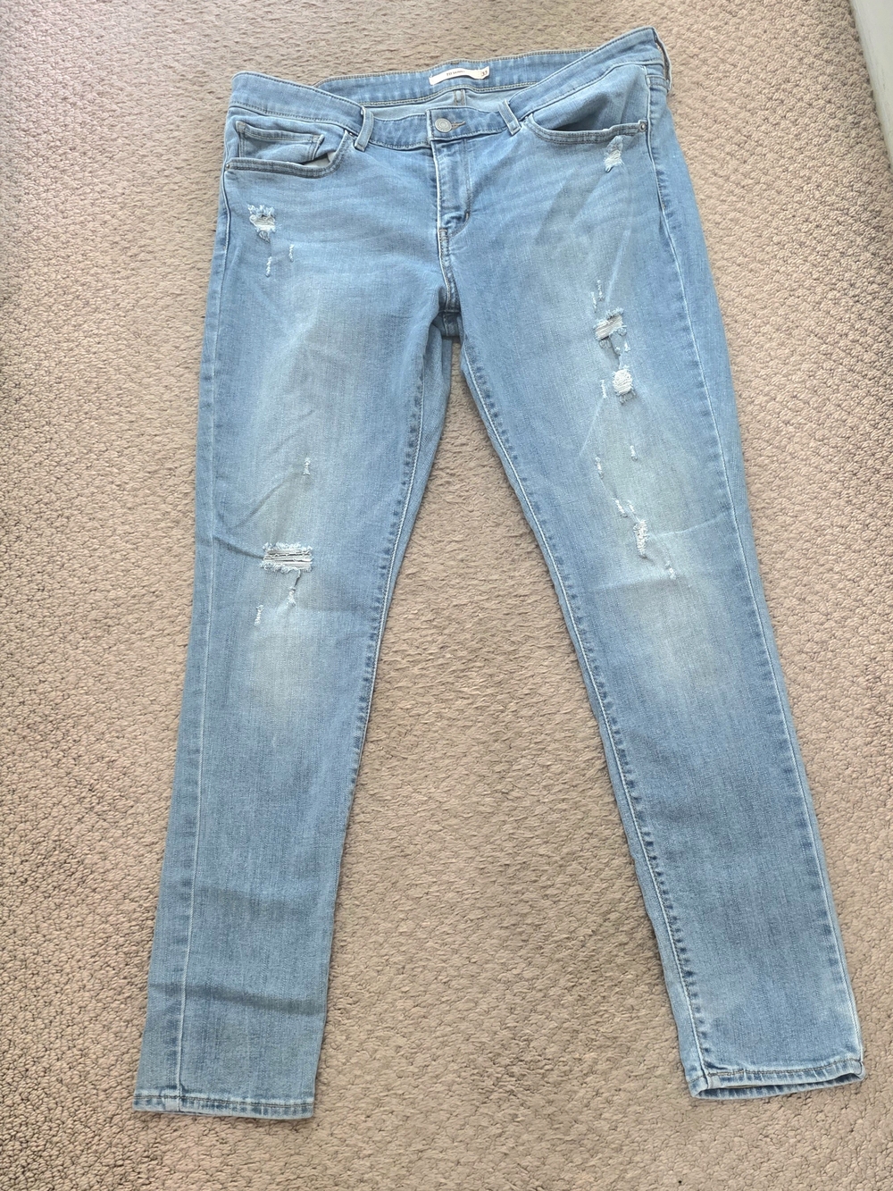 LEVI'S Light Blue Distressed Women's Jeans